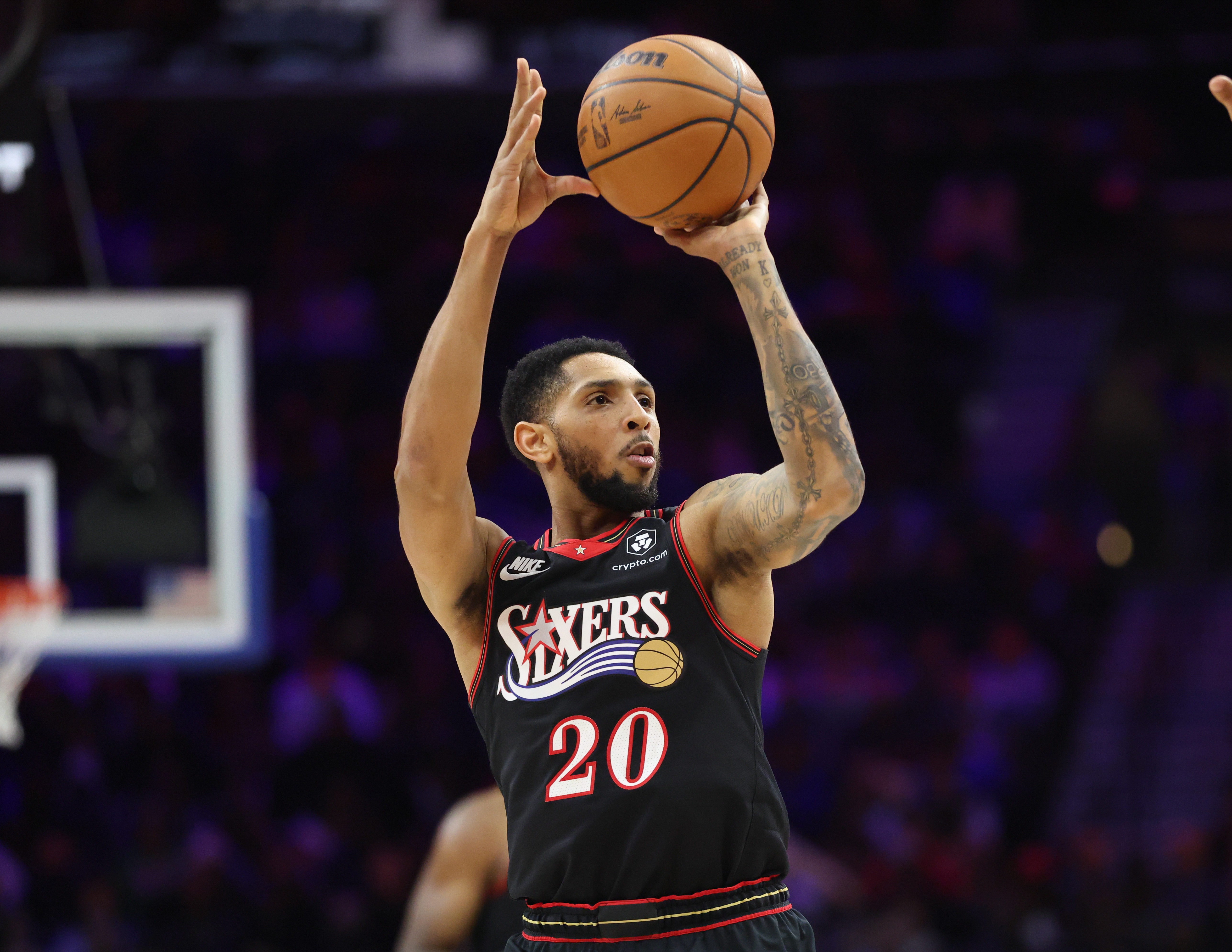 开云体育-我也生涯之夜！佩恩单场32分10助&amp;三分命中率100%进8球 历史首人